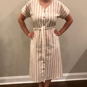 Modest dress with buttons!!! SIZE L